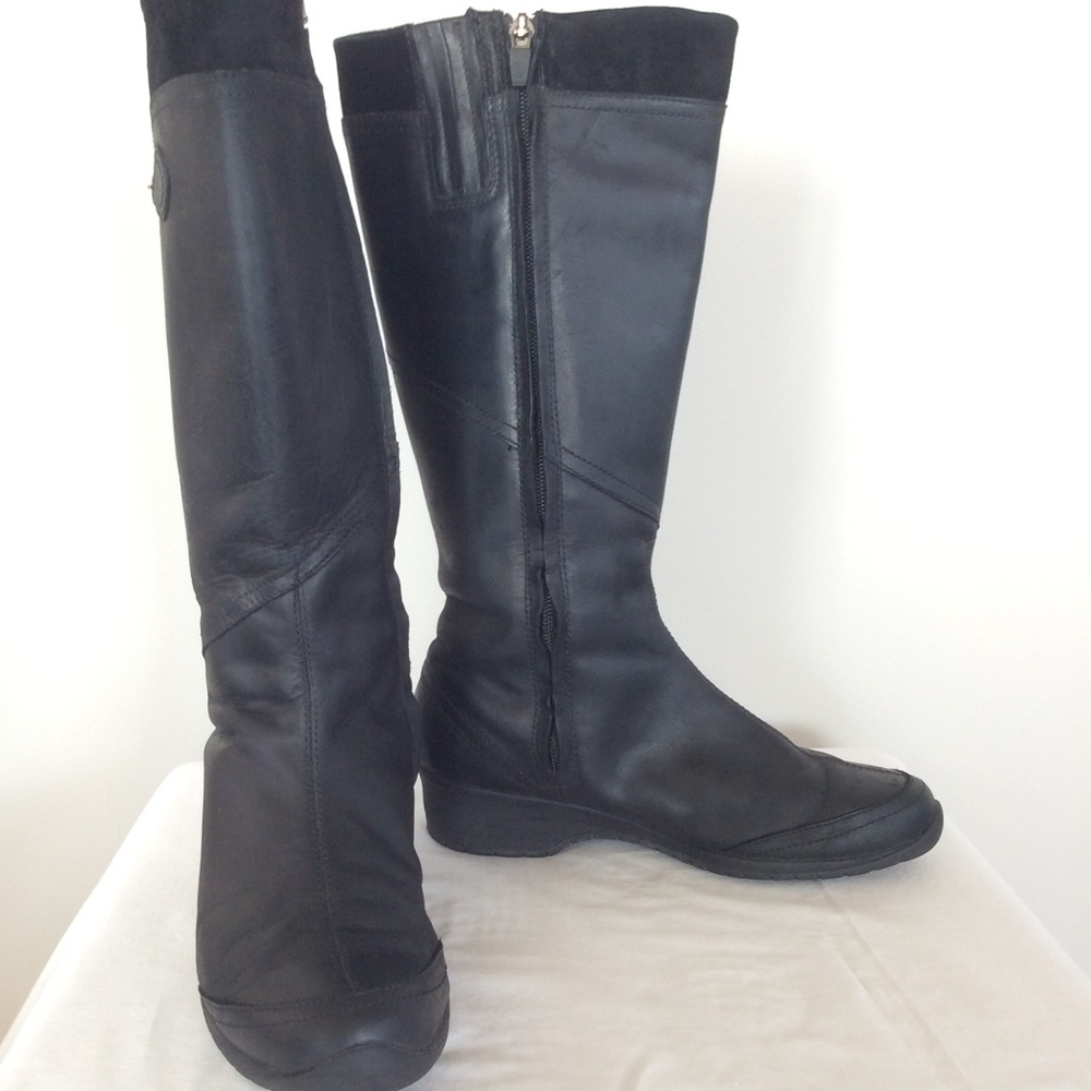 Women’s Teva boots